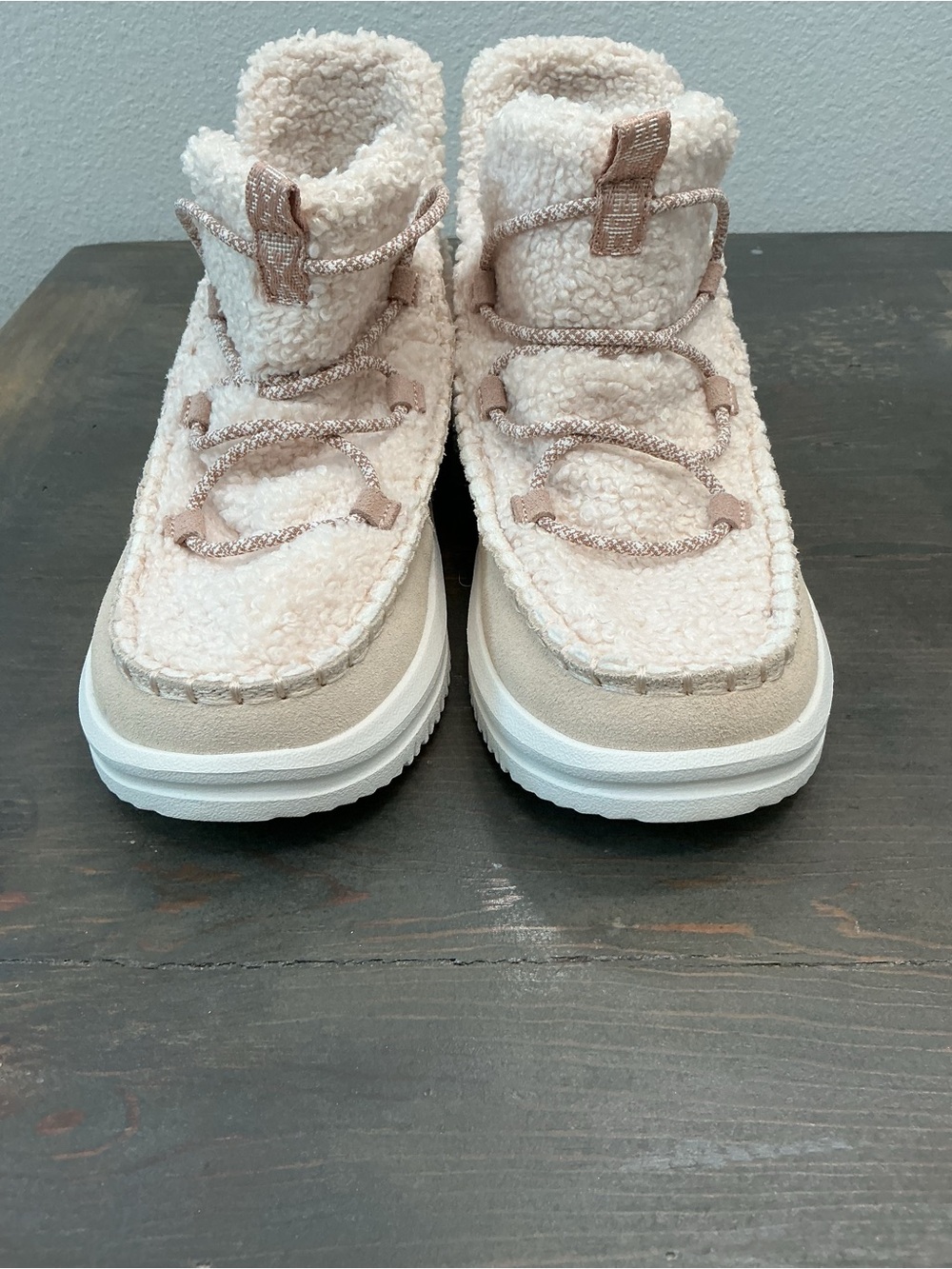 HEY DUDE Camden Suede Cozy Women’s Boots Tan Size 7 - Picture 6 of 10
